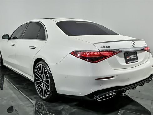 Used 2022 Mercedes-Benz S 580 4MATIC Sedan w/ AMG Line Package image 7