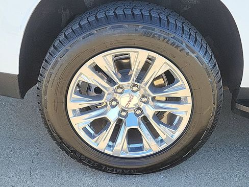 Used 2023 GMC Yukon XL Denali image 32