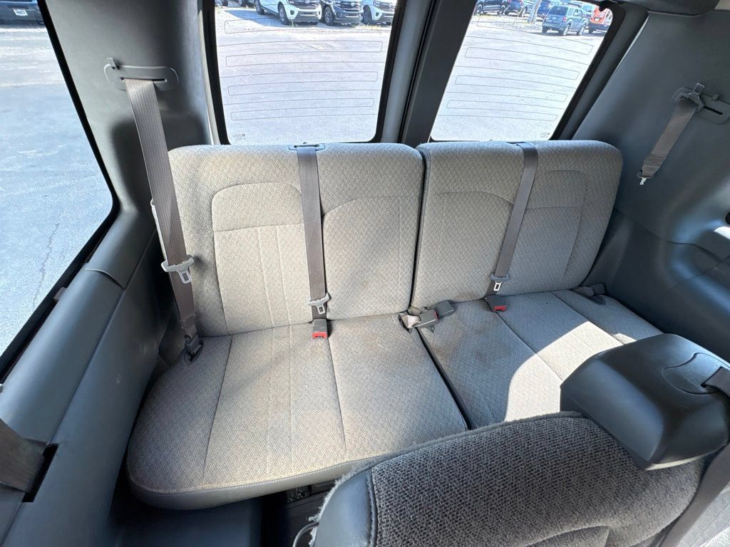 Used 2025 Chevrolet Express 3500 LS RWD image 15