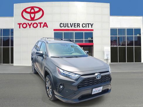 Used 2023 Toyota RAV4 XLE Premium AWD/4WD image 1