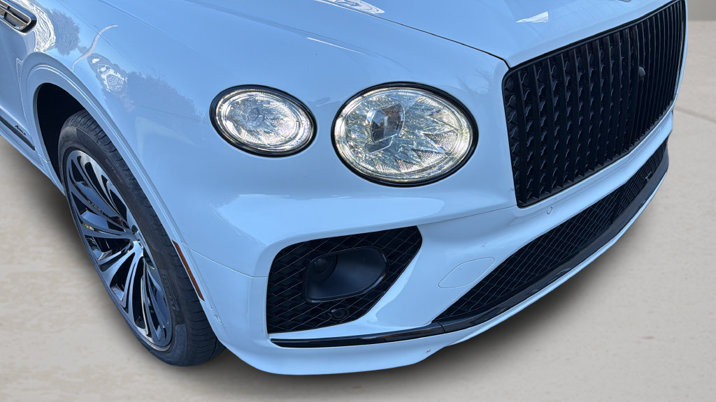 Used 2023 Bentley Bentayga Extended Wheelbase AWD/4WD image 13