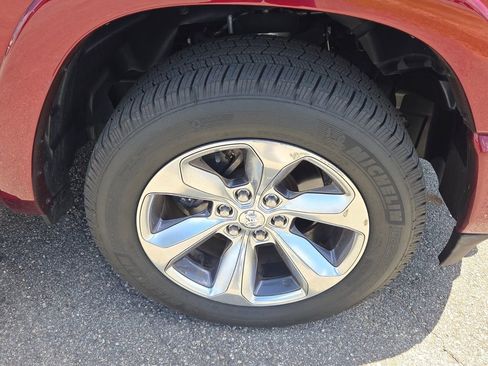 Used 2019 RAM 1500 Limited AWD/4WD image 14
