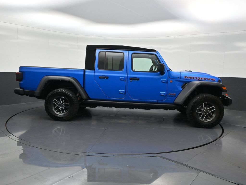 Used 2024 Jeep Gladiator Mojave AWD/4WD image 7