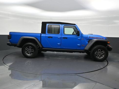 Used 2024 Jeep Gladiator Mojave AWD/4WD image 7