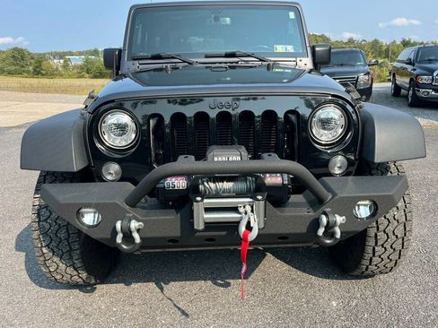 Used 2018 Jeep Wrangler Sport image 9