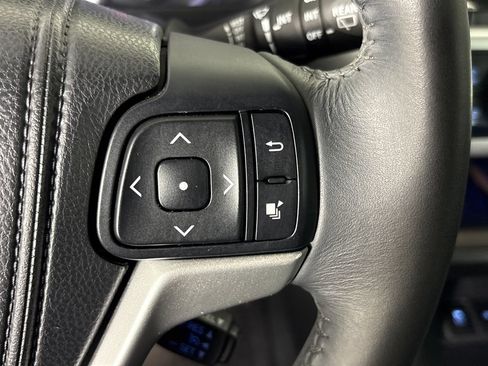 Used 2014 Toyota Highlander Limited FWD image 15