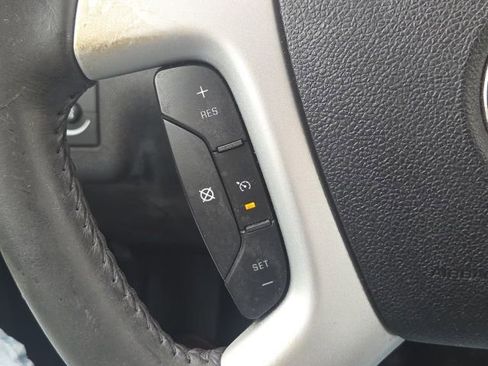 Used 2011 Chevrolet Traverse LT w/ Personal Connectivity Package FWD image 37