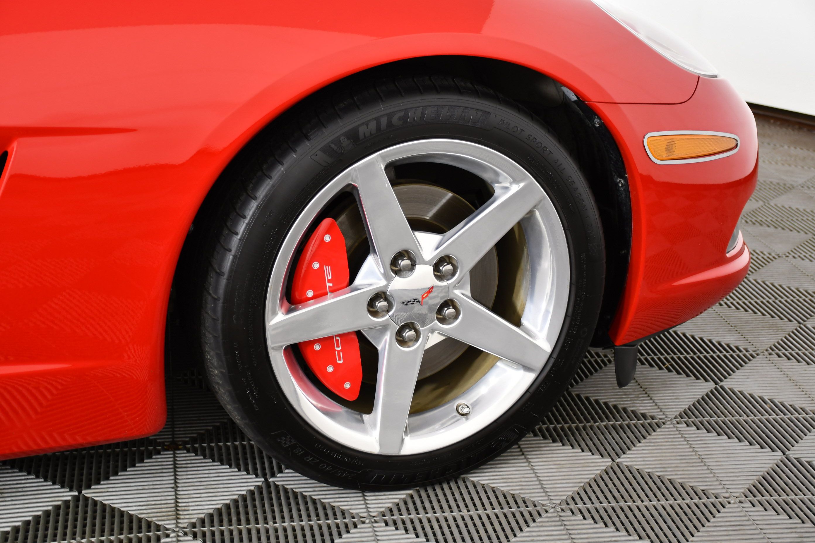 Used 2005 Chevrolet Corvette Coupe w/ Preferred Equipment Group RWD image 50