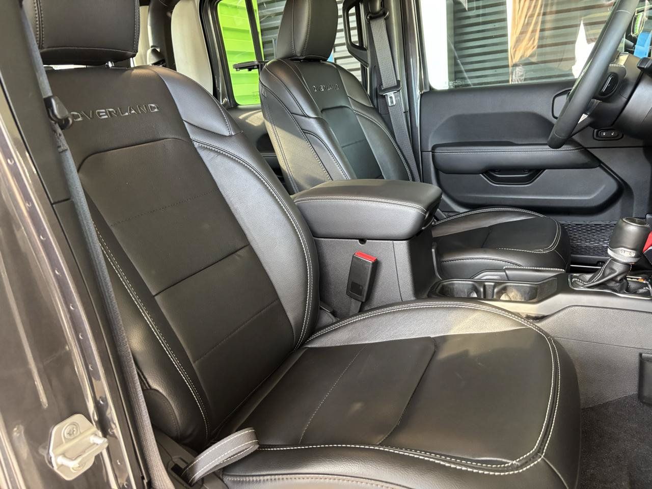 Used 2023 Jeep Gladiator Overland AWD/4WD image 23