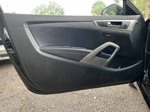 Used 2016 Hyundai Veloster w/ Option Group 02 image 25