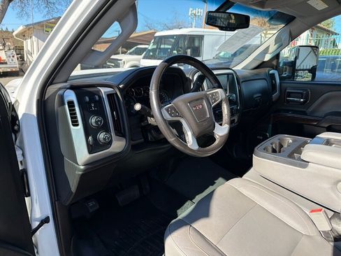 Used 2019 GMC Sierra 2500 SLT w/ Duramax Plus Package AWD/4WD image 18