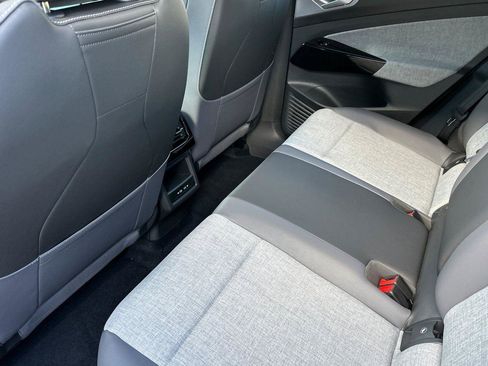 New 2025 Volkswagen ID.4 Pro image 11