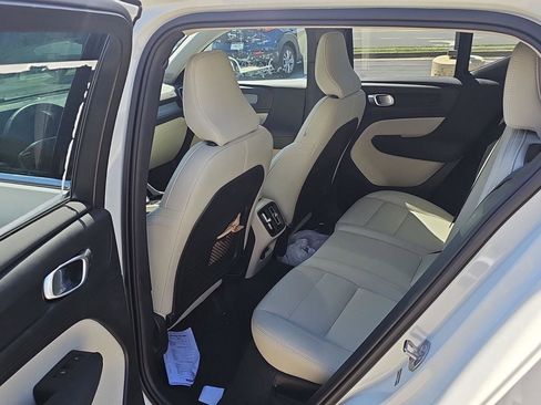 Used 2025 Volvo XC40 B5 Ultra w/ Climate Package AWD/4WD image 12