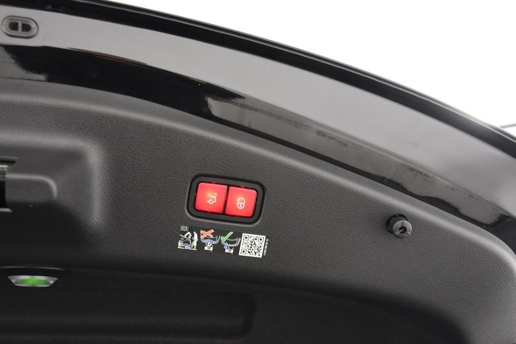 Certified 2024 Mercedes-Benz CLE 300 4MATIC Coupe image 22