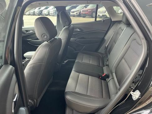 Used 2025 Chevrolet Trax LT w/ Driver Confidence Package FWD image 28
