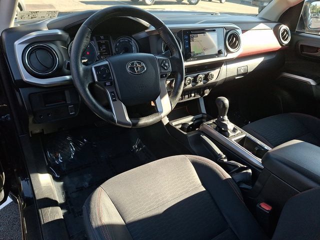 Used 2016 Toyota Tacoma SR5 w/ SR5 Appearance Package (DM) AWD/4WD image 13