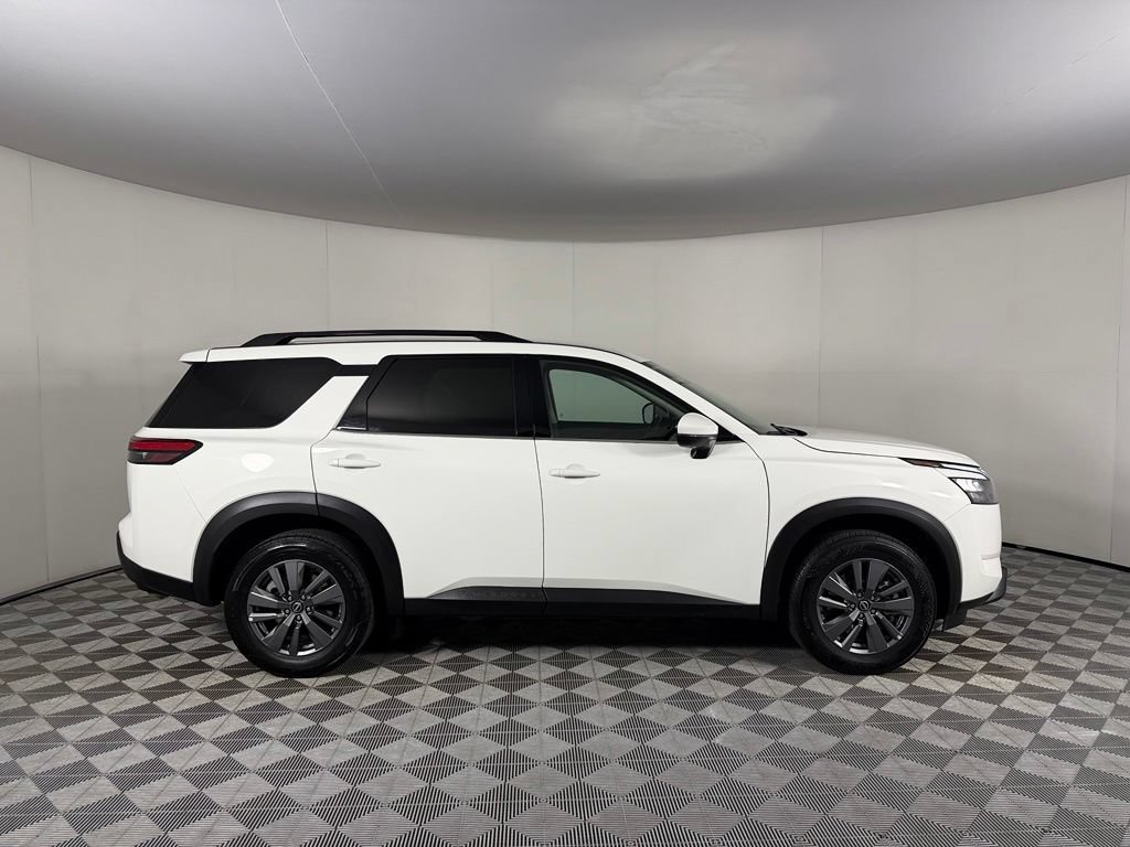 Used 2024 Nissan Pathfinder SV FWD image 7