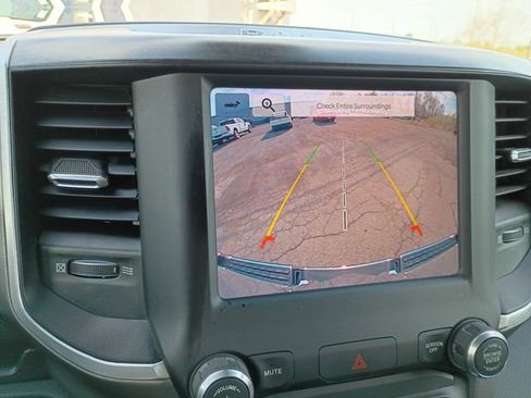 Used 2022 RAM 1500 Big Horn AWD/4WD image 14