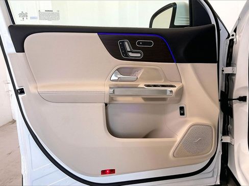 New 2026 Mercedes-Benz GLB 250 image 10