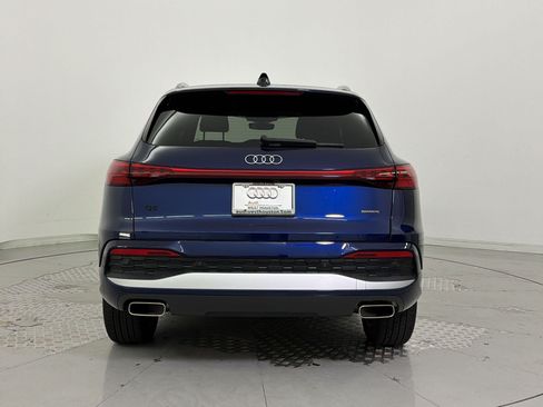 Certified 2025 Audi Q5 Premium w/ Convenience Package AWD/4WD image 9