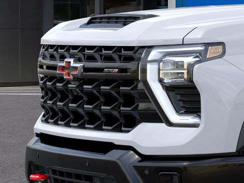 New 2026 Chevrolet Silverado 2500 ZR2 AWD/4WD image 13
