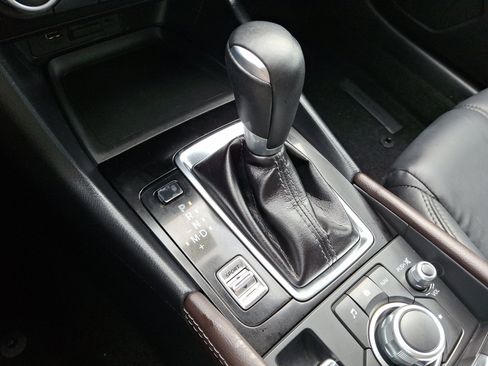 Used 2018 MAZDA MAZDA3 Touring image 15