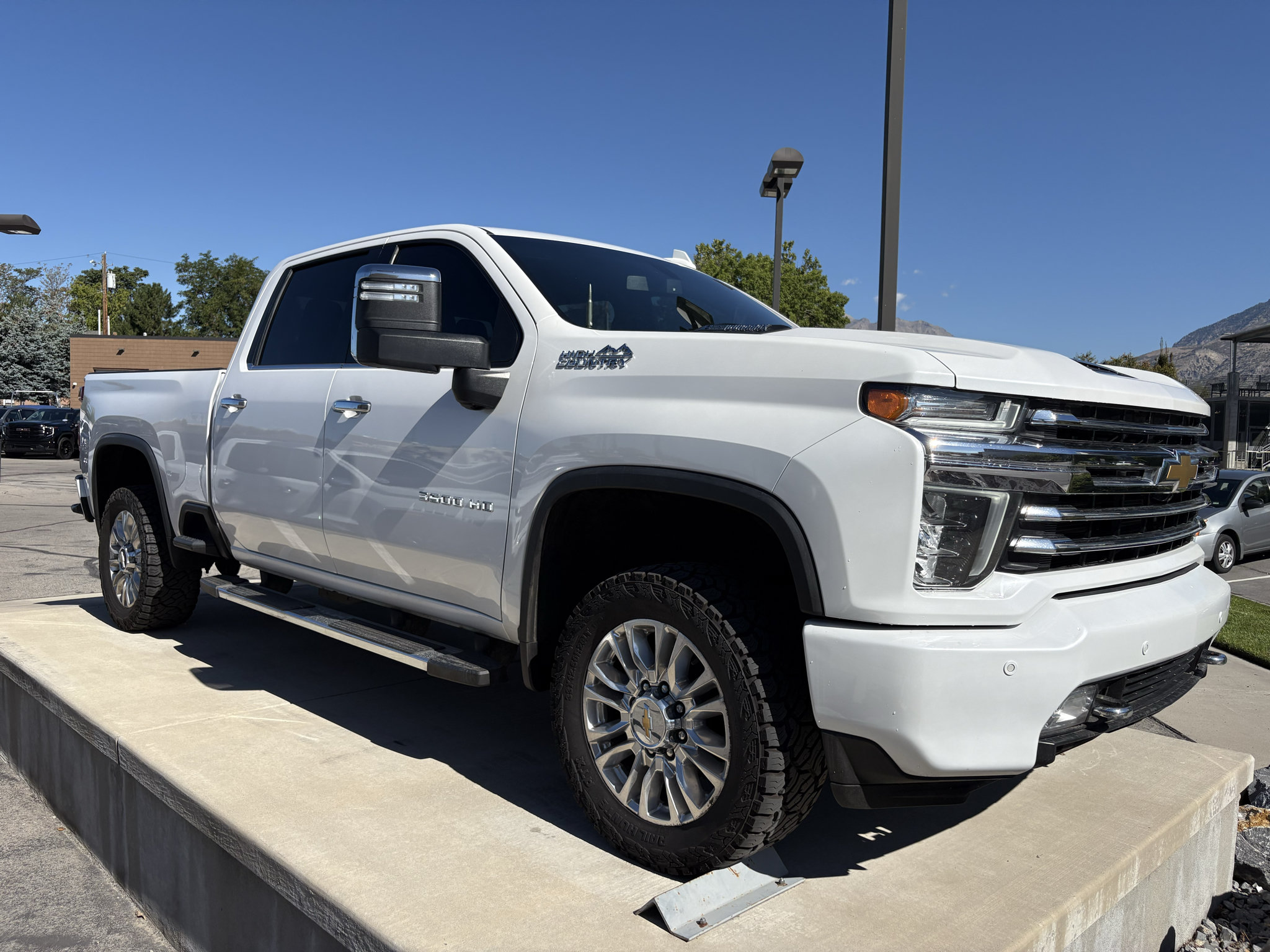 Used 2022 Chevrolet Silverado 3500 High Country AWD/4WD image 1