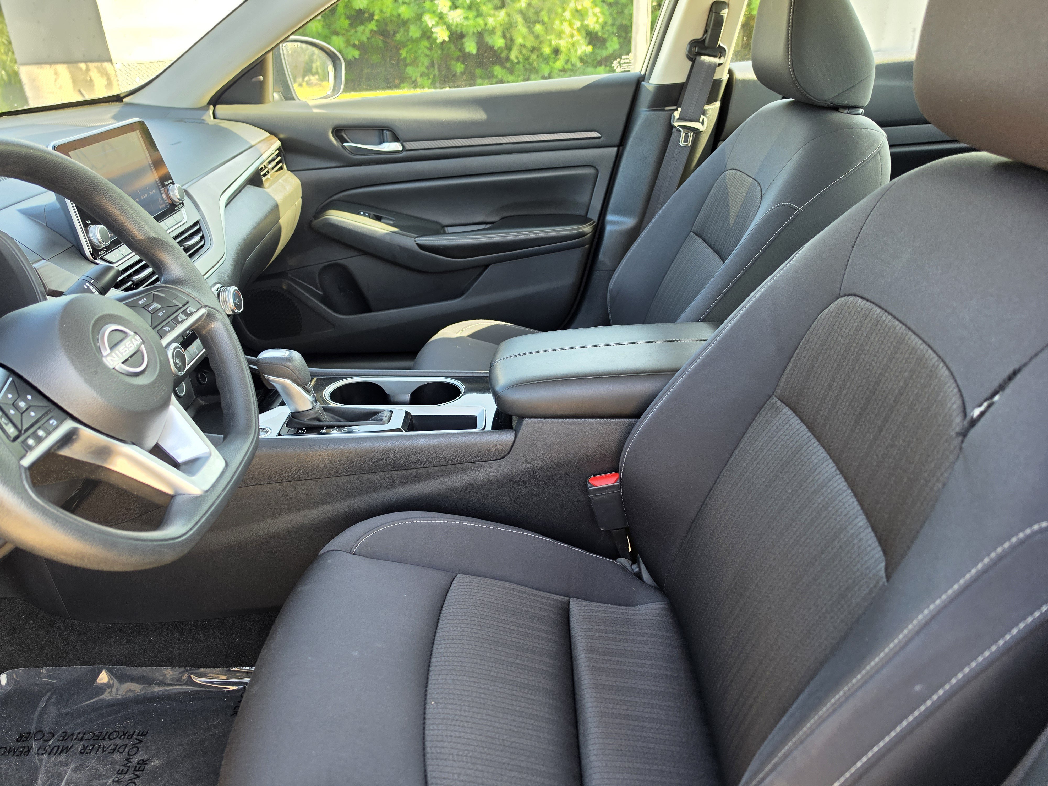 Used 2024 Nissan Altima 2.5 SV FWD image 15