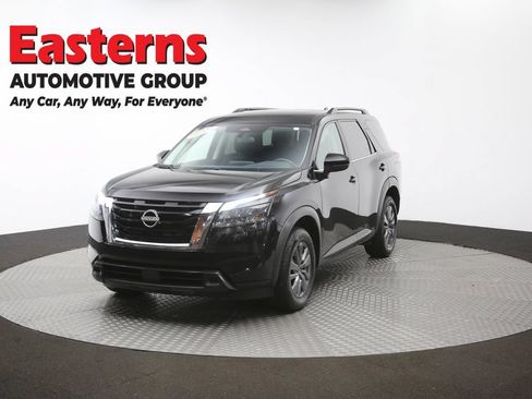 Used 2025 Nissan Pathfinder SV FWD image 56