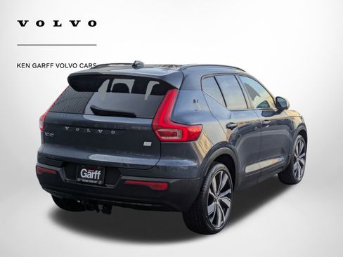Used 2022 Volvo XC40 P8 Recharge Ultimate image 3