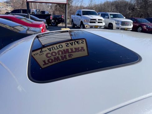 Used 2018 Honda Accord Sport image 5