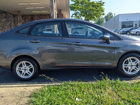 Used 2017 Ford Fiesta SE FWD image 8