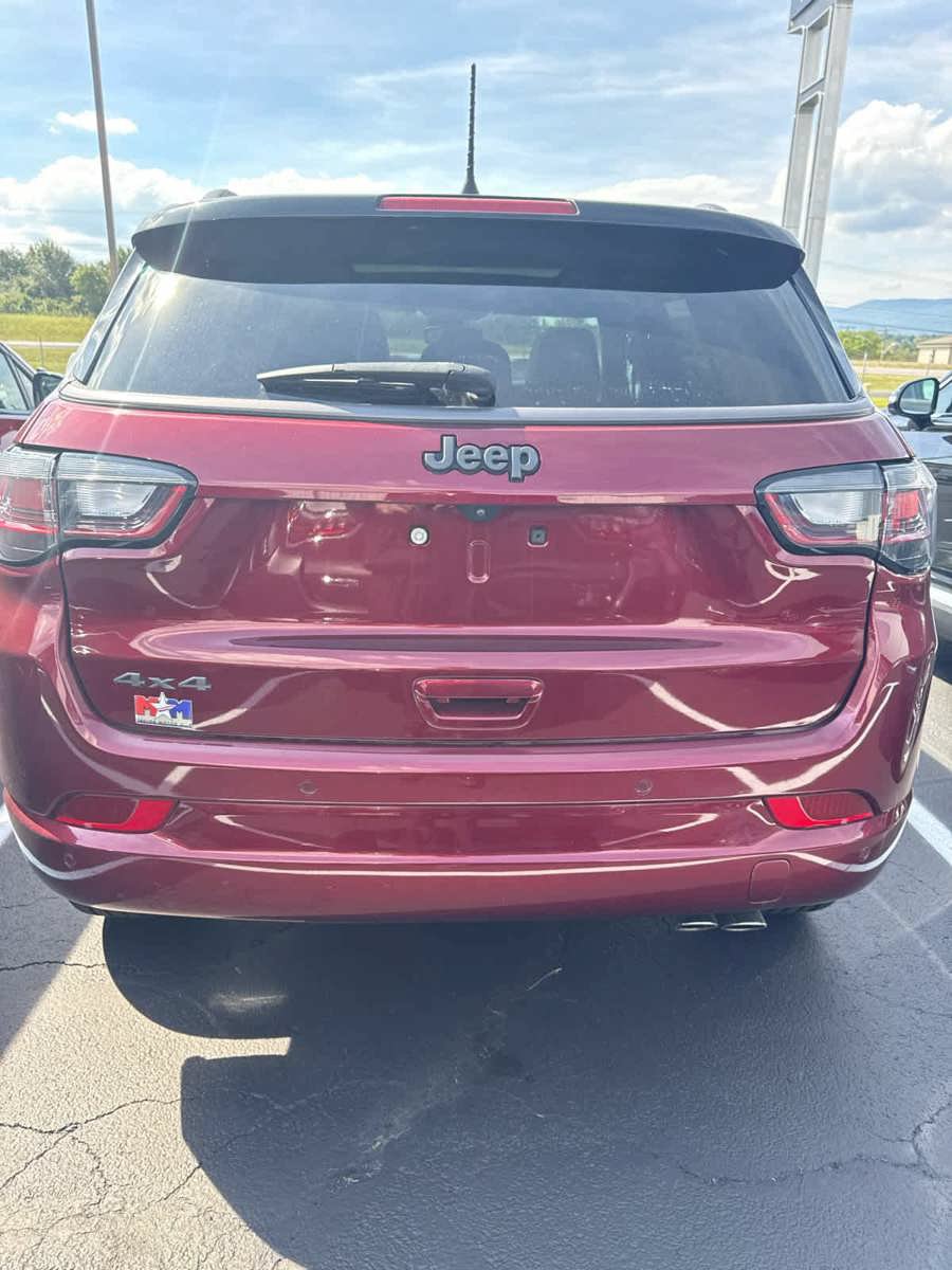 Used 2022 Jeep Compass High Altitude AWD/4WD image 24