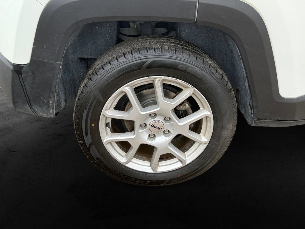 Used 2023 Jeep Renegade Latitude AWD/4WD image 12