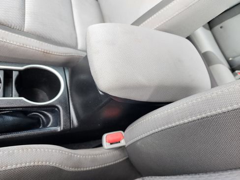 Used 2017 Toyota Corolla LE image 32