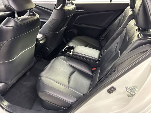 Used 2017 Toyota Prius Prime Advanced image 27