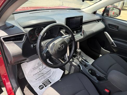 Used 2022 Toyota Corolla Cross LE FWD image 13