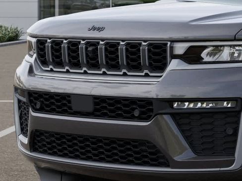 New 2026 Jeep Grand Cherokee Limited Reserve image 11