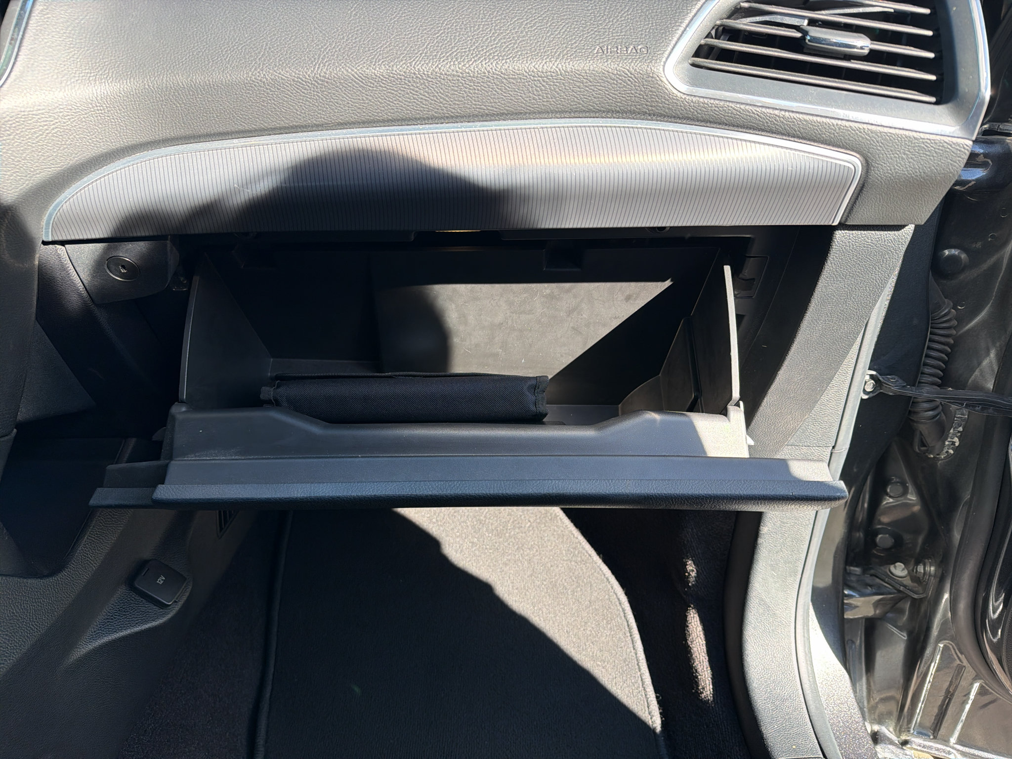 Used 2020 Ford Edge Titanium FWD image 23
