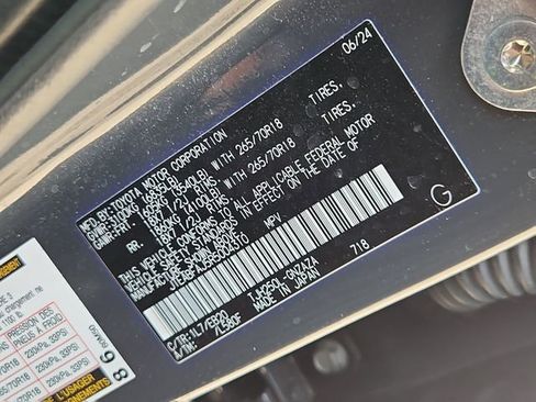 Used 2024 Toyota Land Cruiser image 33