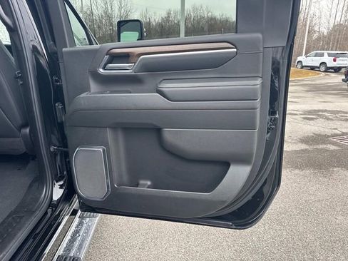 Used 2025 Chevrolet Silverado 3500 High Country w/ Technology Package image 20