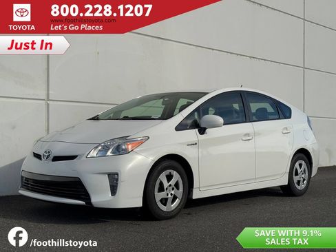 Used 2015 Toyota Prius Two FWD image 1