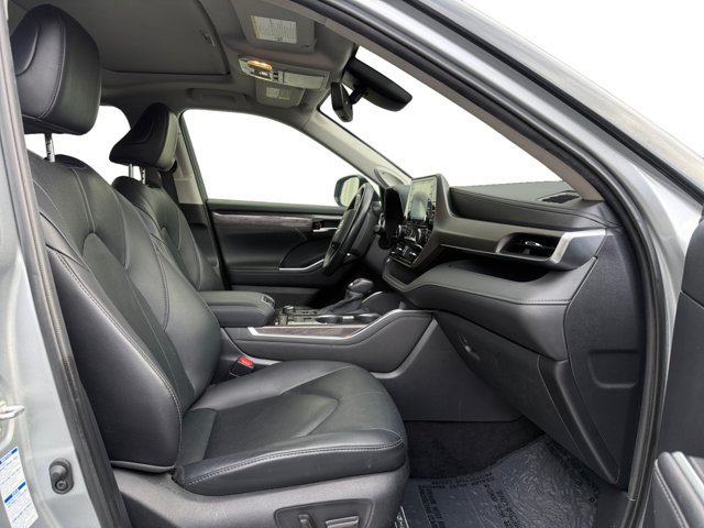 Used 2020 Toyota Highlander Limited AWD/4WD image 12