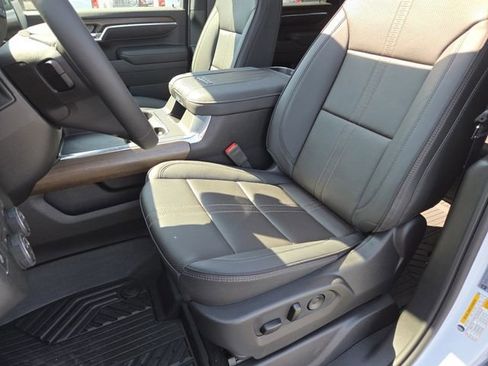 New 2026 Chevrolet Silverado 2500 High Country w/ High Country Premium Package AWD/4WD image 36