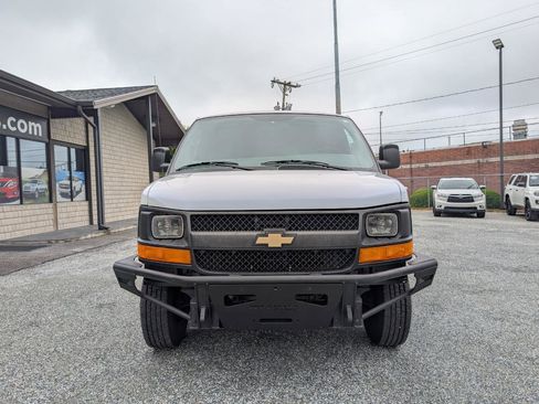 Used 2011 Chevrolet Express 2500 LS RWD image 3