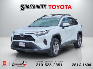 Used 2022 Toyota RAV4 XLE w/ Convenience Package FWD video 1
