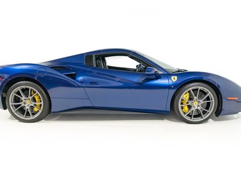 Used 2019 Ferrari 488 Spider image 10