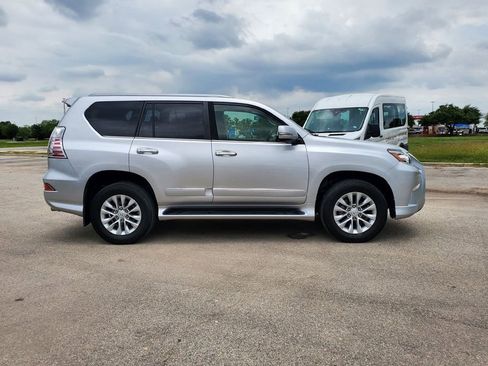 Used 2018 Lexus GX 460 Premium w/ Premium Package AWD/4WD image 29