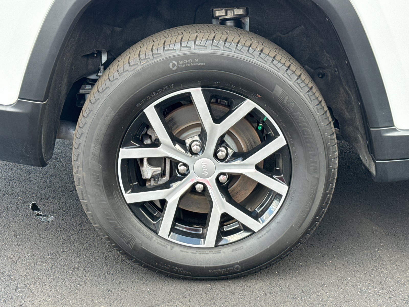 Used 2024 Jeep Grand Cherokee L Limited RWD image 17