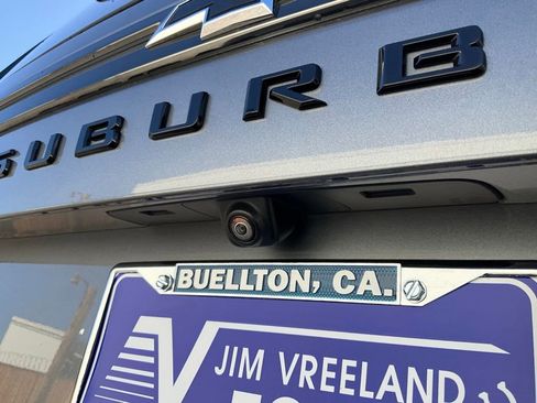 Used 2021 Chevrolet Suburban Z71 w/ Luxury Package AWD/4WD image 23